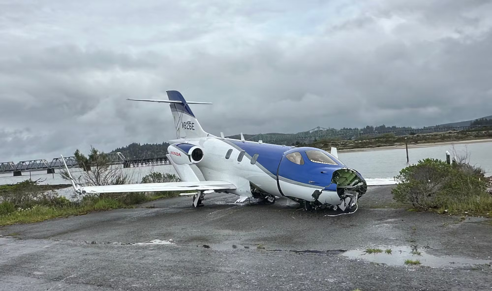 HondaJet N826E runway overrun
