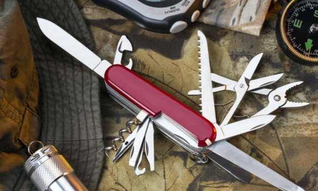 Choosing the Best Knife for Pilots