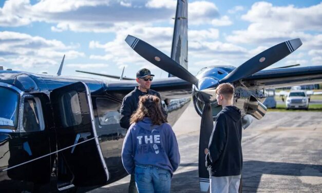 Young Eagles Chair Special Guest at Girls on the Fly